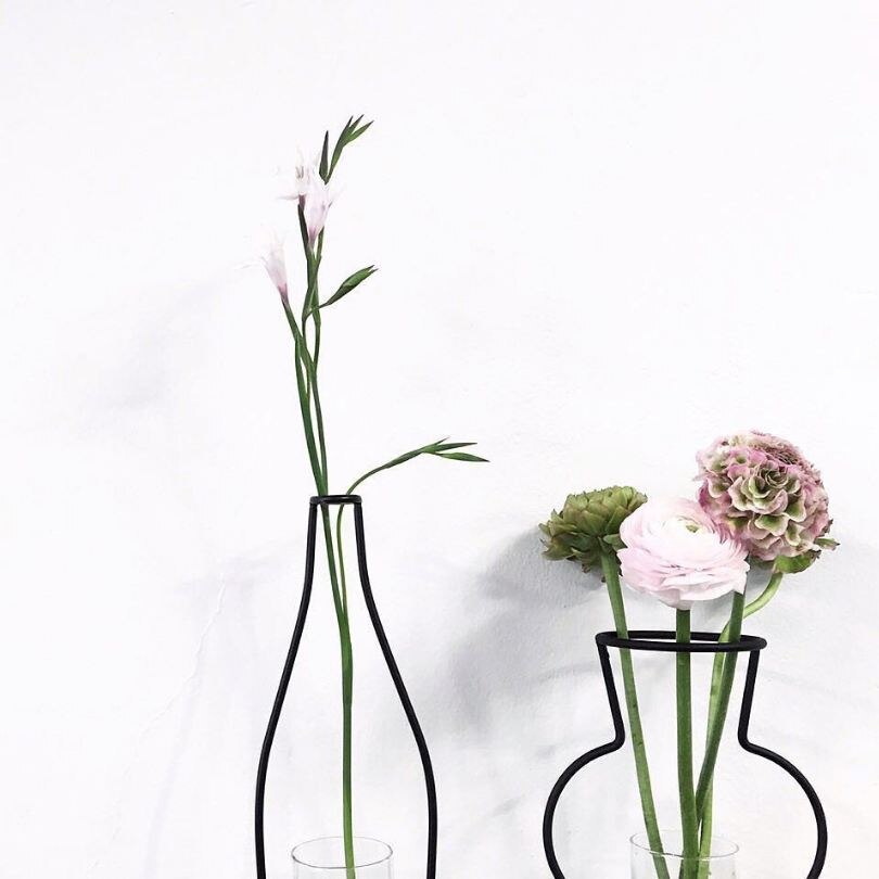 Märkesstil retro järnlinje blommor vas metall växthållare modern gedigen heminredning nordiska stilar järnvas