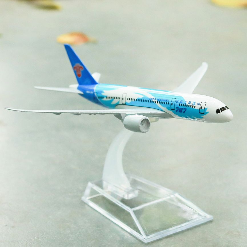 Miniatura dell&#39;ornamento del ricordo da collezione di aviazione del mondo di 15cm del modello 15cm della lega dell&#39;aeroplano della cina south Airlines B787