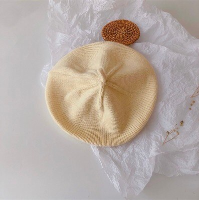Stickad basker flerfärgade barn babyhattar höst vinter styling tillbehör hipster målare hatt för flickor barn motorhuv mössa: 2459 beige