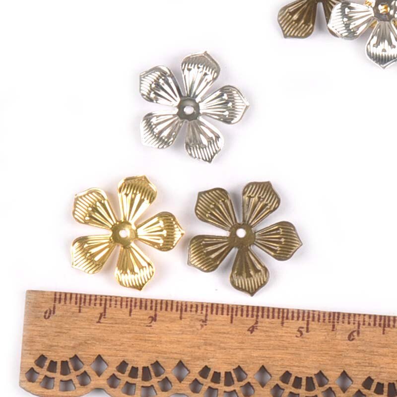 50 Uds. Y flores doradas con filigrana de conectores/Plateadas/bronce, adornos para álbum de recortes DIY, decoración hecha a mano para el hogar, artesanía de Metal Yk0742: mix