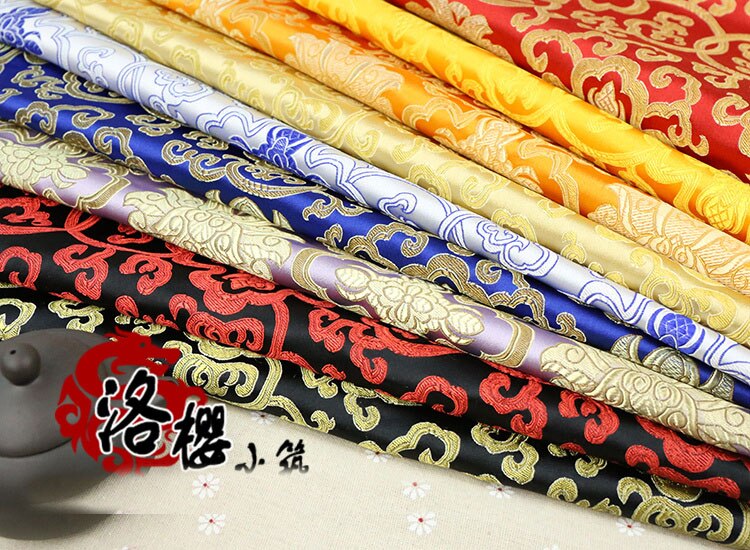Costume chinois Han Tang | Kimono en soie, Damask, tissu broderie, fleurs riches, Style épais