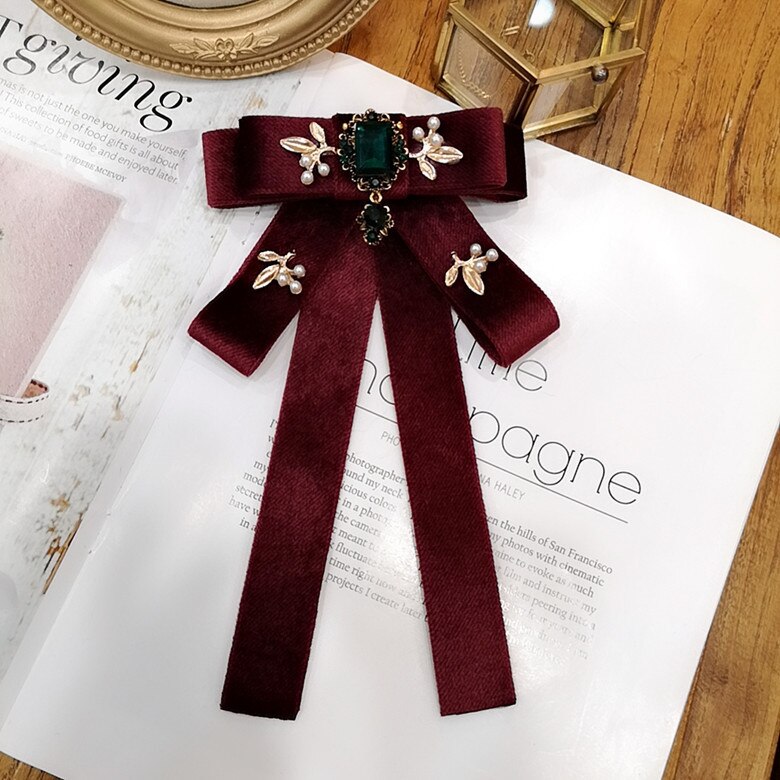 Vintage krystal stof butterfly broche koreanske bowties slips til kvinder hvid skjorte krave luksus smykker tilbehør