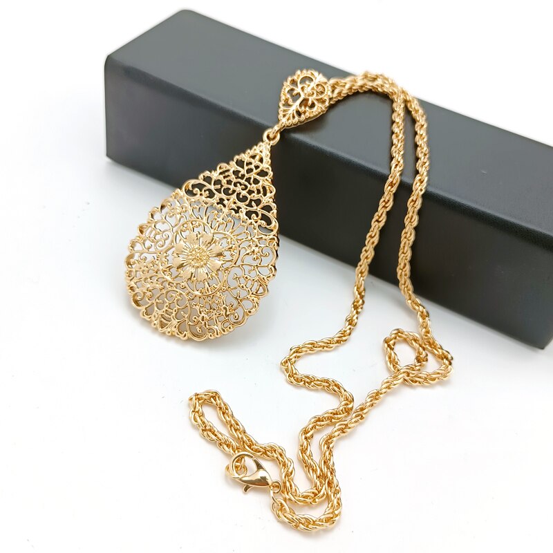 Marokkaanse Bruiloft Sieraden Set Bruids Haar Sieraden Metalen Golvend Draad Hanger Ketting Hollow Bloem Oorbellen Voor Vrouwen