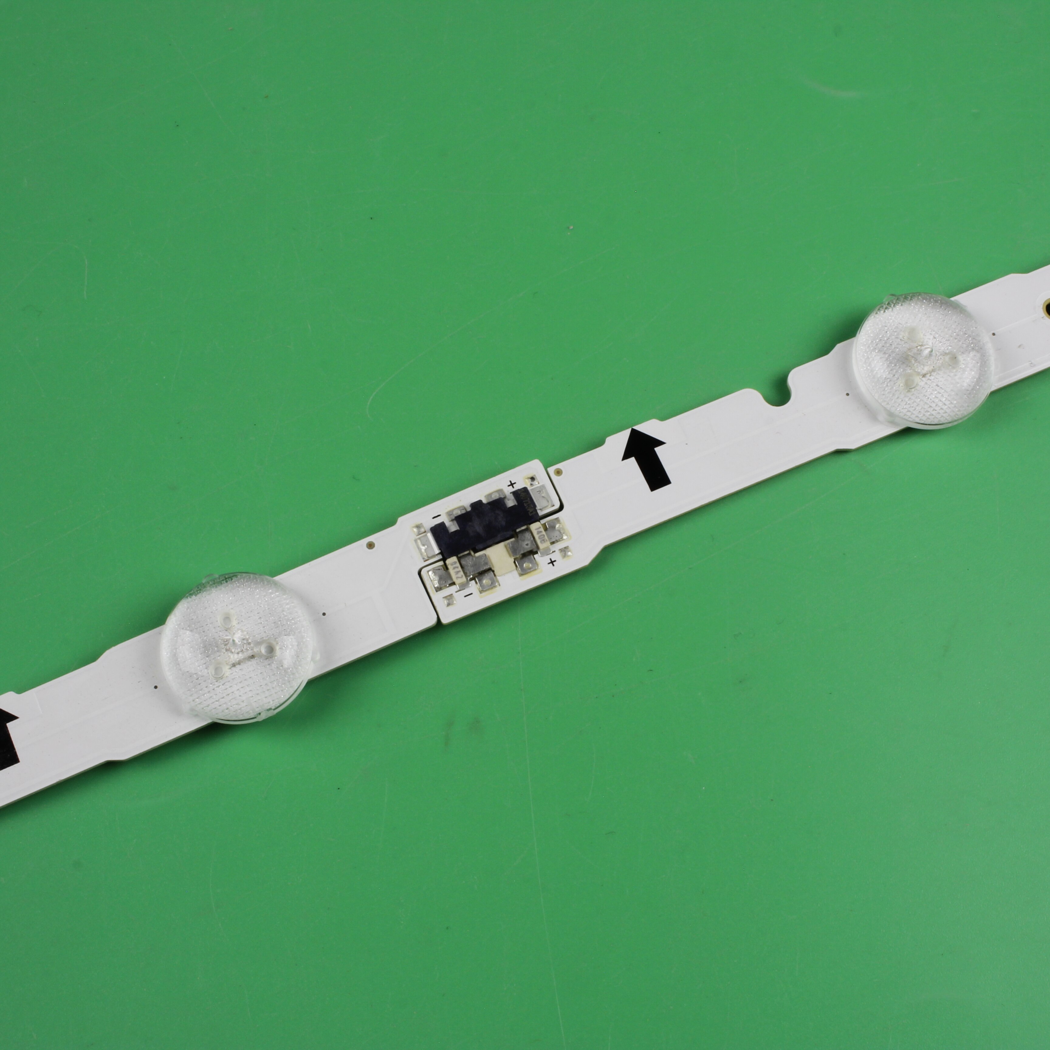 original 10 PCS/set LED backlight strip D4GE-400DCA-R1 R2 D4GE-400DCB-R1 R2 for CY-GH040CSLV5H