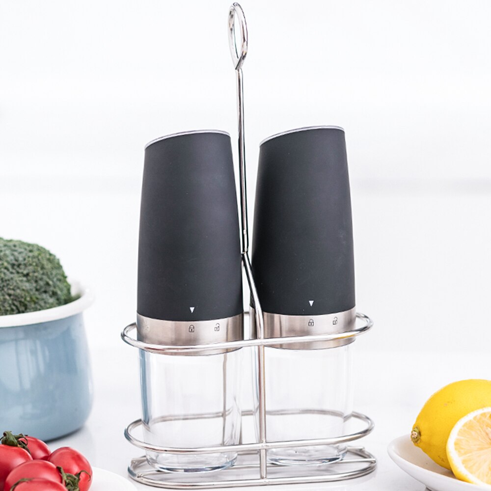 2Pcs Zwaartekracht Elektrische Zout En Peper Molen Automatische Pepermolen Led Licht Spice Kruid Batterij Keuken Gadgets Zwart En slive