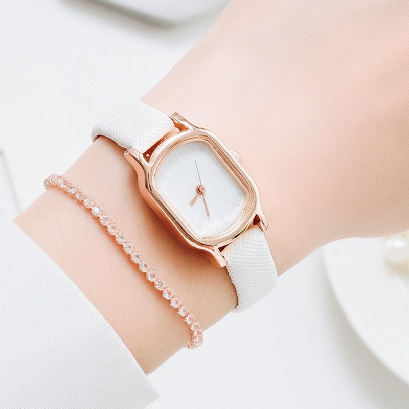 Relojes pequeños negros a la para mujer, relojes de pulsera de cuero Vintage para mujer, reloj de pulsera de cuarzo femenino Retro con esfera ovalada Simple: 2pcs Set White