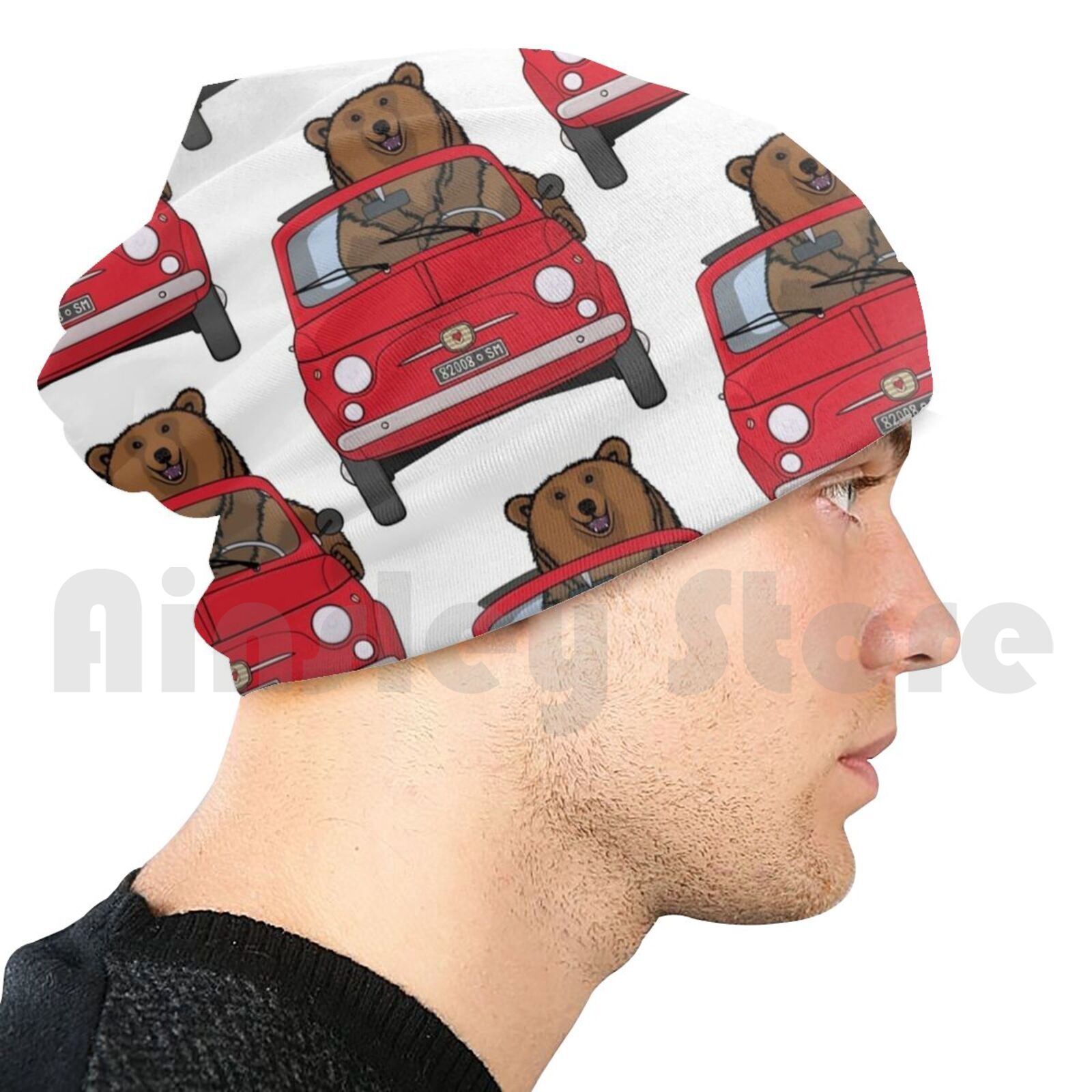 Bear In Een Rode Klassieke Fiat 500 Mutsen Trui Cap Comfortabele Klassieke Rode Fiat 500 Fiat 500 Oude Vintage Retro oude: Adult Knit Hat