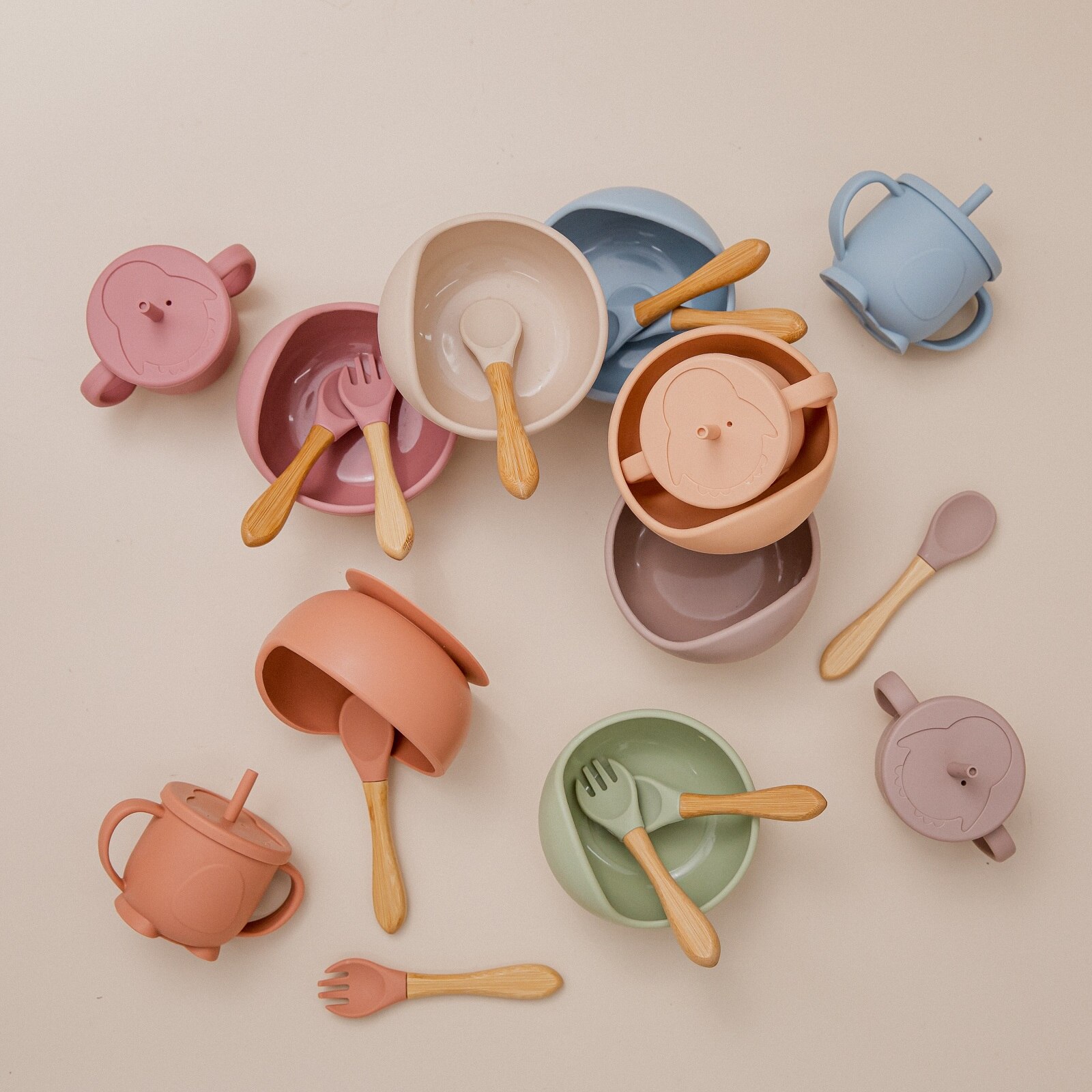 Dziecko płyta silikonowa zastawa stołowa dzieci miska zasysająca talerze karmienie dziecka miseczka silikonowa kubek ze słomką widelec naczynia zestaw stołowy dla dzieci