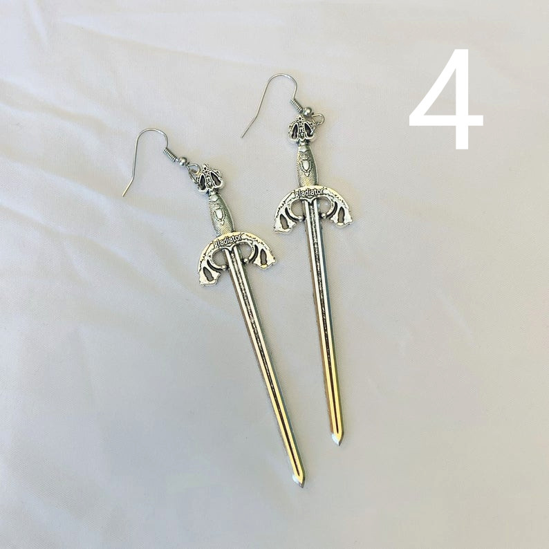 Pendientes de espadas góticas de Color dorado, Tarot Medieval gótico largo, declaración alternativa vikinga, para hombres y mujeres, joyería mística: Estampado en caliente