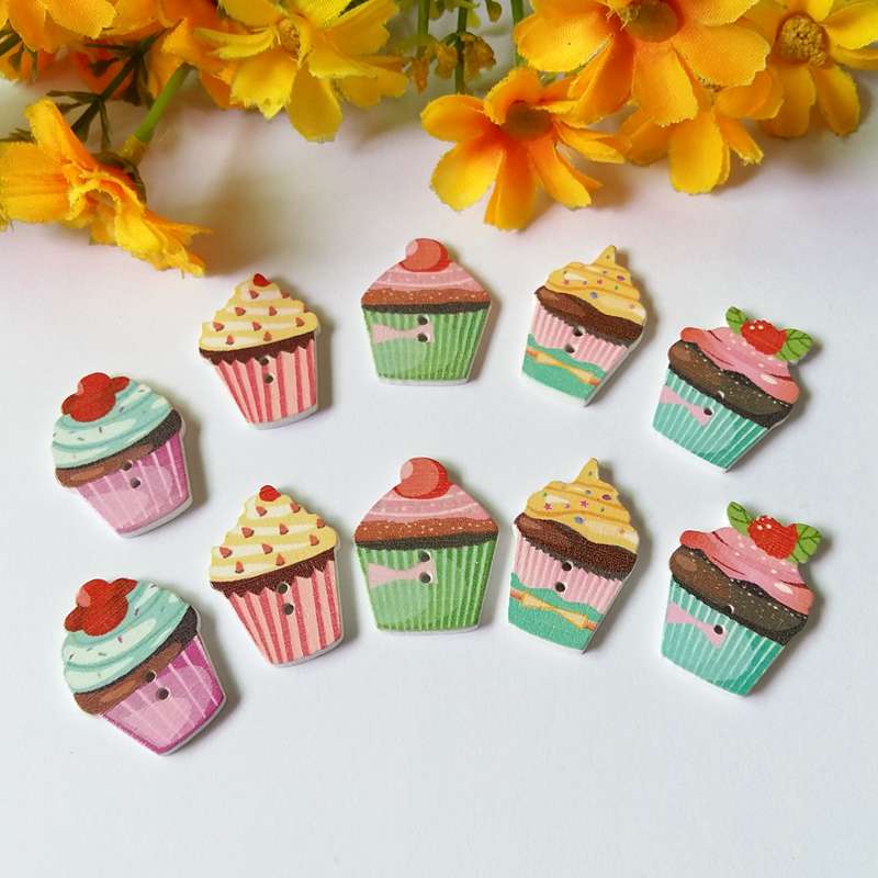 50 stuks/partij 2 gaten gekleurde taart houten knopen schattige gemengde verf decoratie kleding accessoires naaiknopen