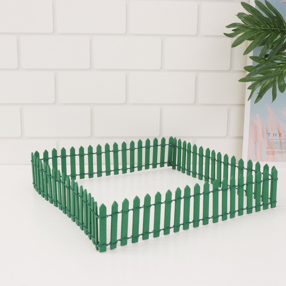 90x5cm Miniature Wooden Fence Micro Decorative Fence for Decoration Use (Dark Green)