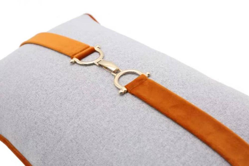 Grijze kussenhoes fluweel oranje kussenhoes woondecoratie