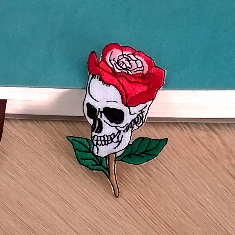 Parches bordados de calavera Punk para planchar en ropa, Parche de gusano de arena para coser en la prenda decoración para ropa: PE4866CT