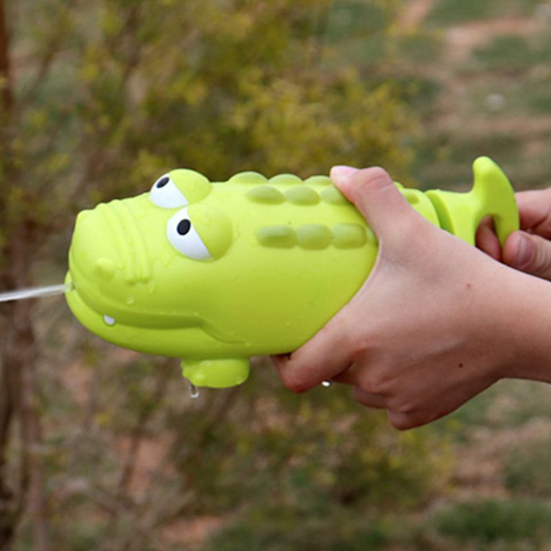 2 pçs tubarão crocodilo forma verão água esguicho brinquedos pulverizador blaster jogos ao ar livre piscina para crianças