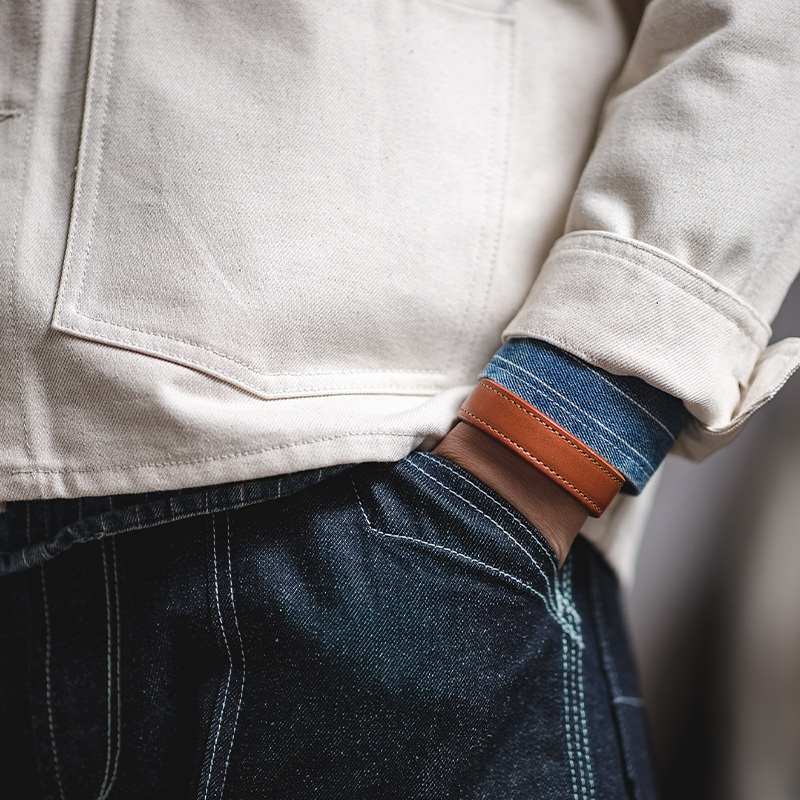 Pulsera de cuero con letras Maden para hombre, brazalete ajustable hecho a mano, color caqui, estampado marrón, joyería India Thunderbird