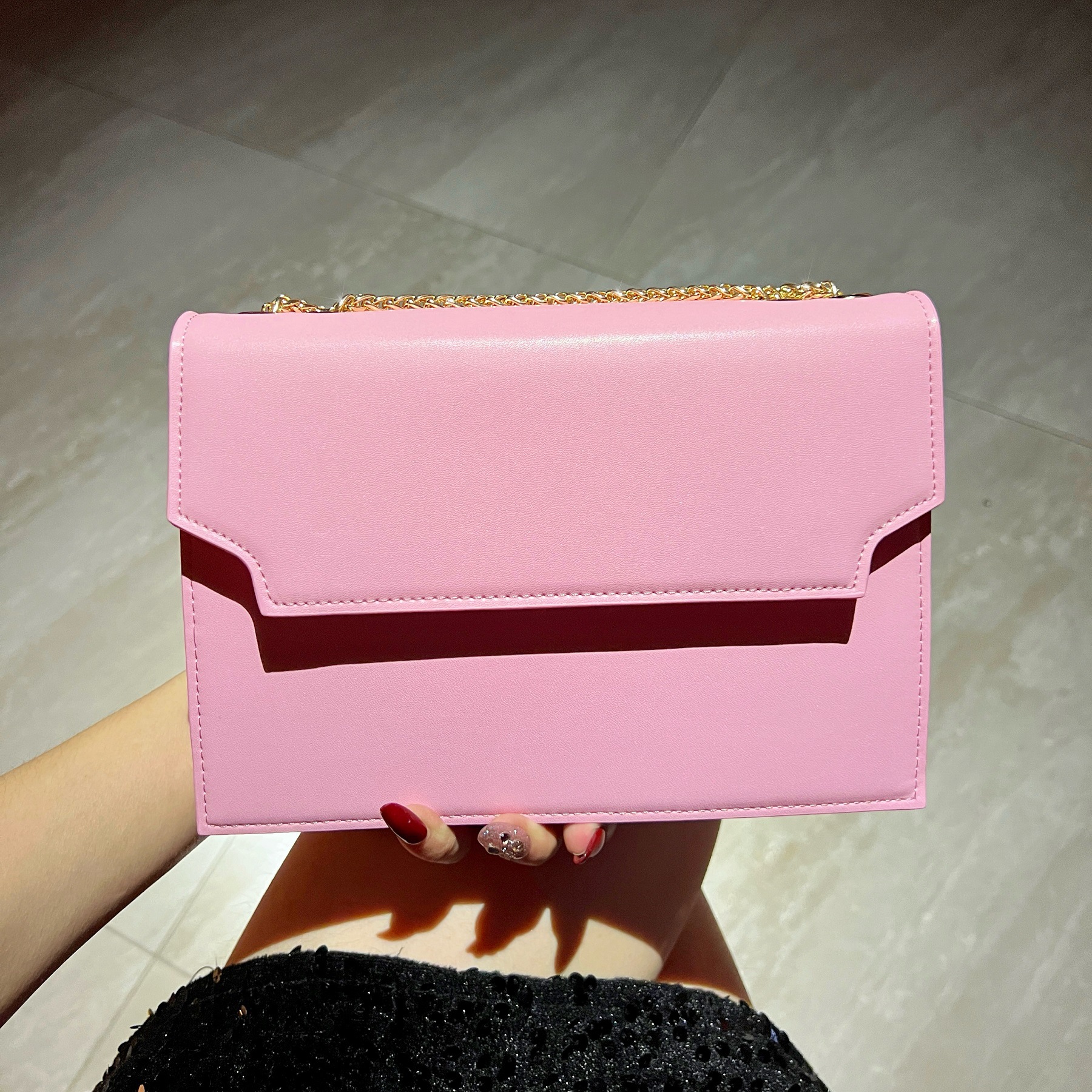 , eenvoudige en modieuze clutch voor dames, veelzijdige schoudertas met ketting, handtas, postbodetas, dames tas voor woon-werkverkeer: Roze