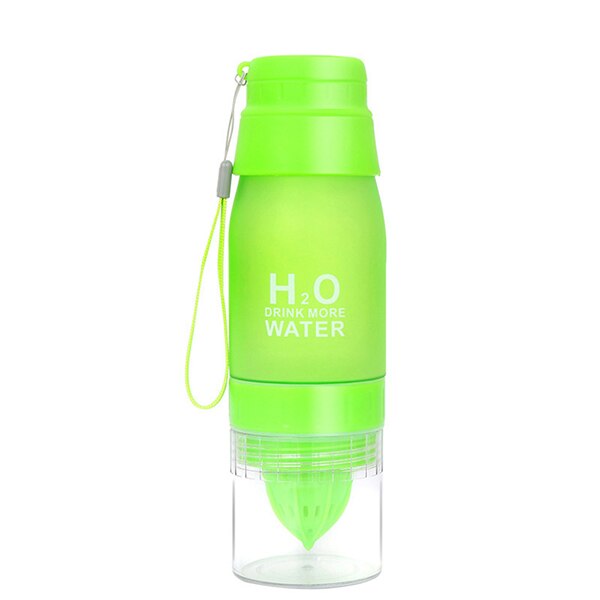 800ml High capacity Water Bottle Lemon Juicer Bottle Fruit Squeezer Infuser Orange Lemon Press Juicer Running Plastic water: green