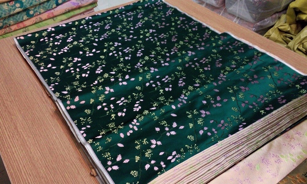 chinese silk brocade woven damask damask fabric cheongsam cushion dark green back with gold seeds and pink leaf pattern