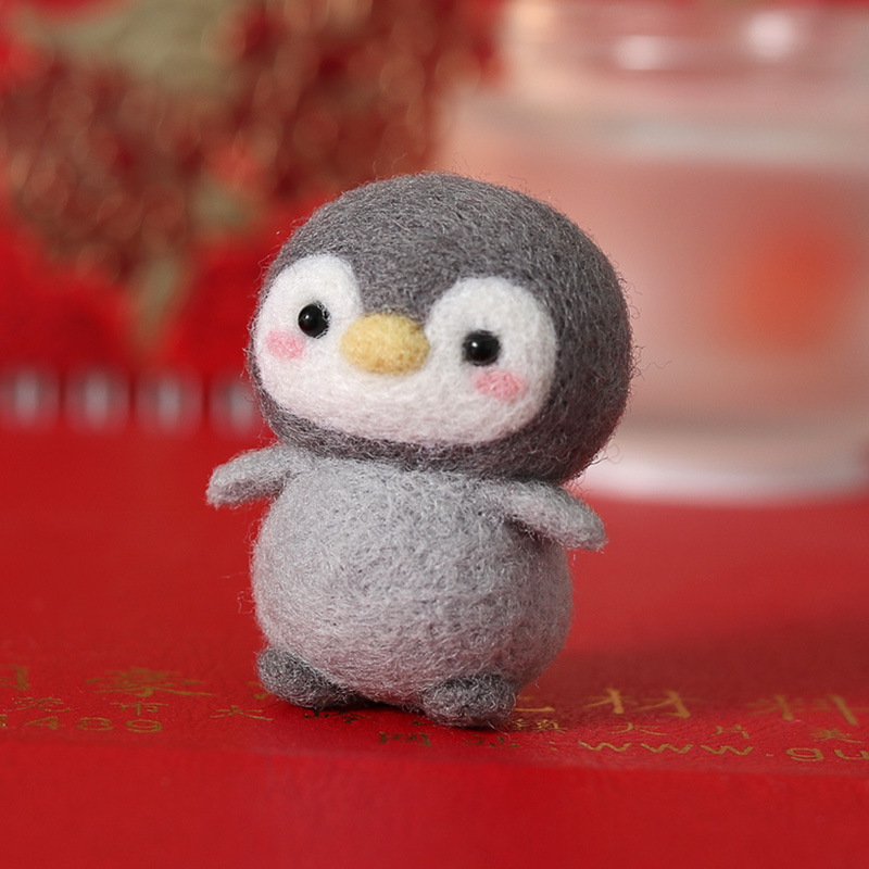 Unfinished Felt Kit 2021 New Christmas New Year Penguin Wool Needle Felt Kit Diy Material Bag Handmade Doll Package Toy: B