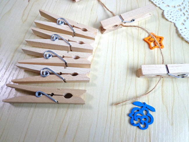12pcs Natural Wood Clips Photo Clips Clothespin Decoration Clips Wooden Pegs Marking Clips 7.2x1cm