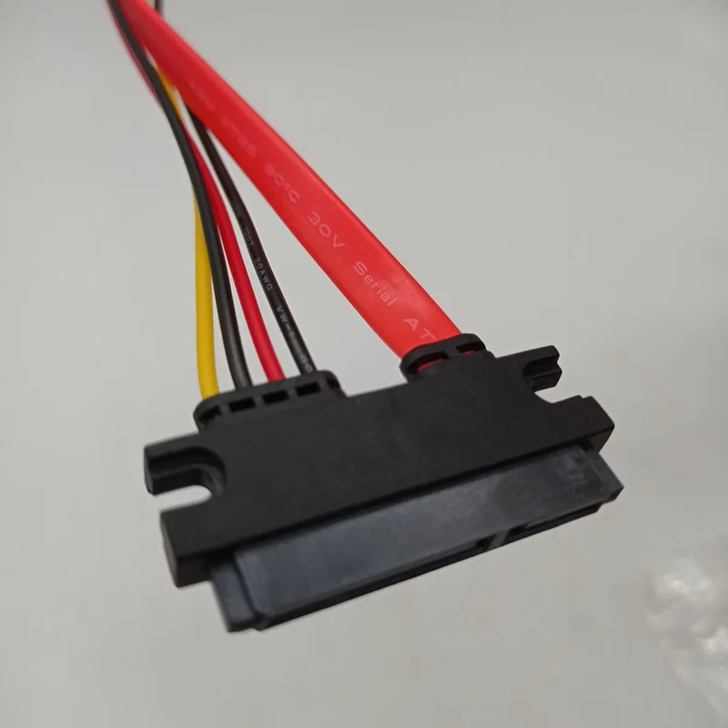 Câble d'alimentation de données SATA 7 + 15 vers SATA 7 broches, ligne intégrée, petit câble SATA à courbure inverse à 4 broches XH2.54