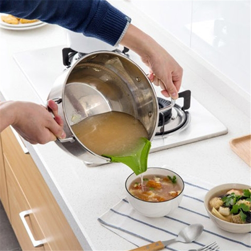Kitchen Anti-spill Funnel Multi-function Silicone Slip On Pour Soup Spout Funnel for Pots Pans Bowls Jars Kitchen Tools