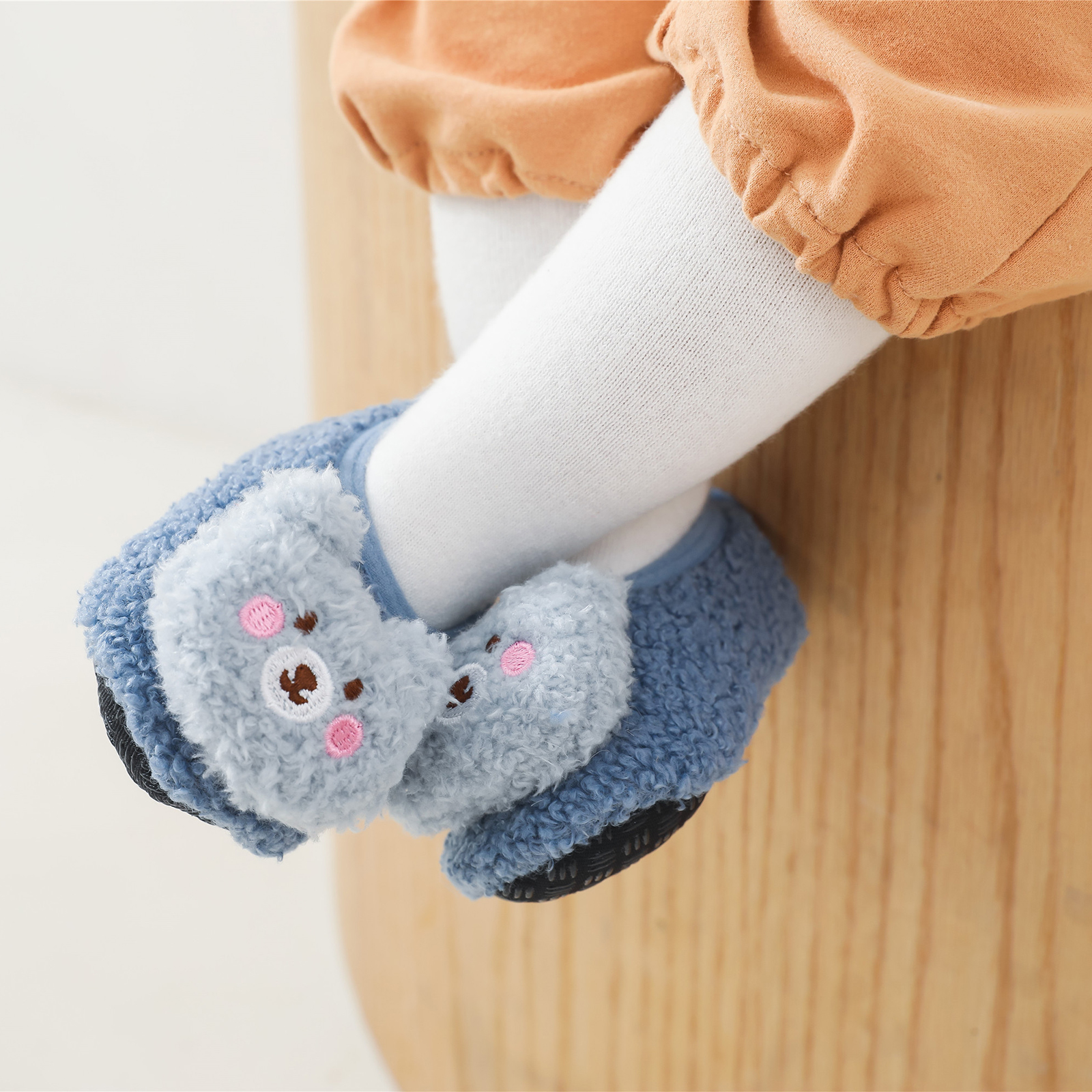 Pantoufles antidérapantes pour bébés filles et garçons, chaussures de berceau, épaisses, dessin animé 3D, pour l'intérieur, pré-marche, automne et hiver