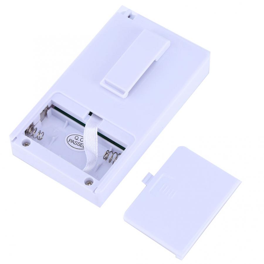 Black/White Mini Portable LCD FM Radio Digital Signal Processing Wireless Receiver With Earphone