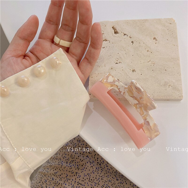 AOMU Sweet Romantic Pink Acrylic Hollow Square Hairpin Smooth Irregular Geometric Splicing Floral Hair Claw for Women Jewelry: B