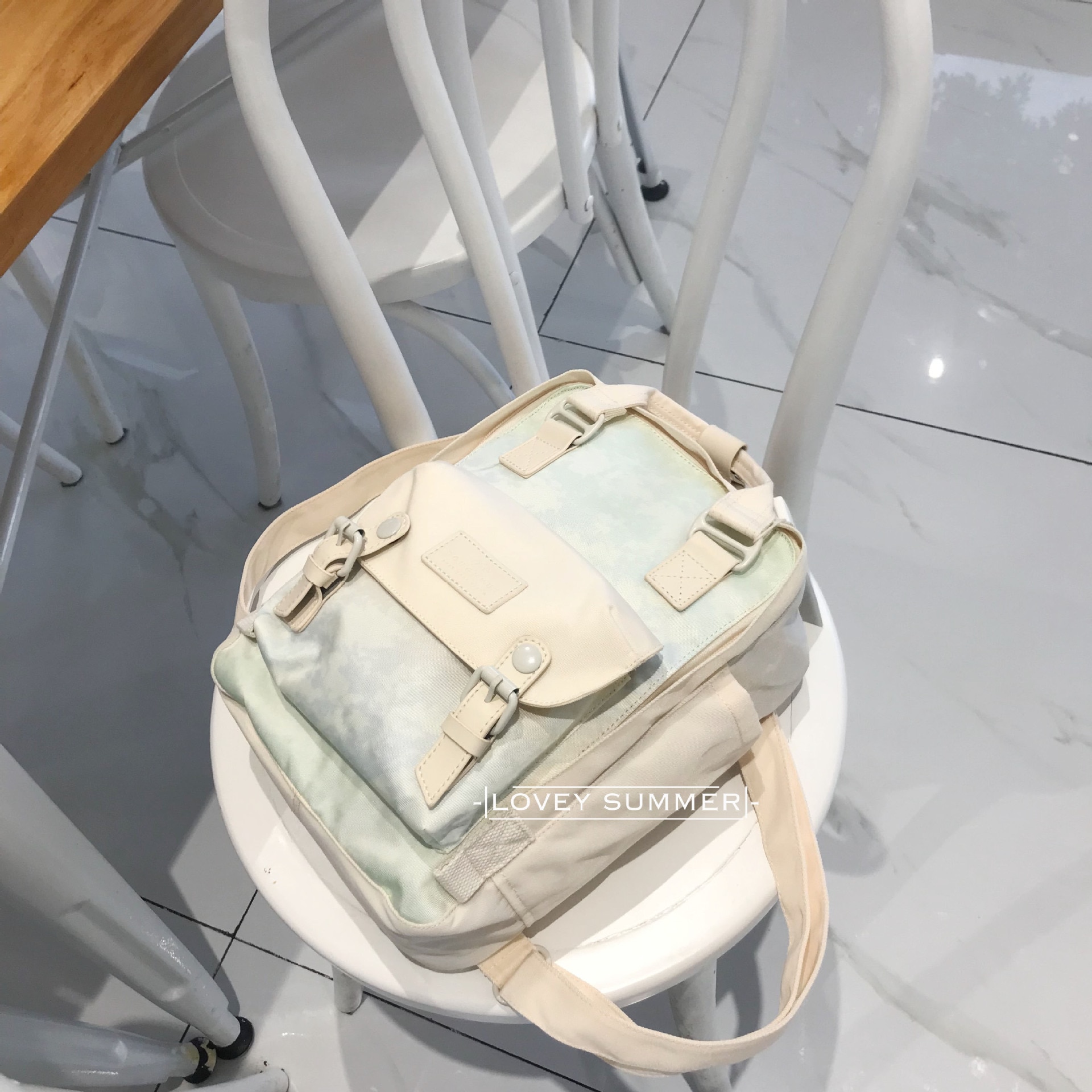Mochila de viaje de viento de Hong Kong ins para hombres y mujeres, nueva mochila escolar de ocio de para actividades al aire libre: Small Unicorn