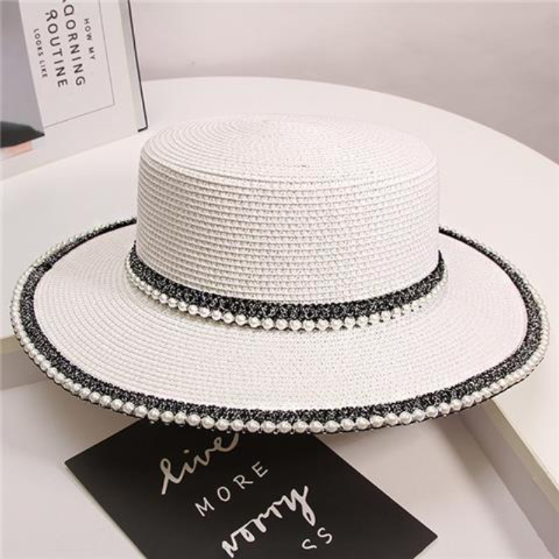Sombrero panamá de paja con cadena de perlas de verano para mujer, gorra plana Anti-UV de ala ancha para el sol, accesorio de playa para niña Chapeu Girl Topee: Blanco