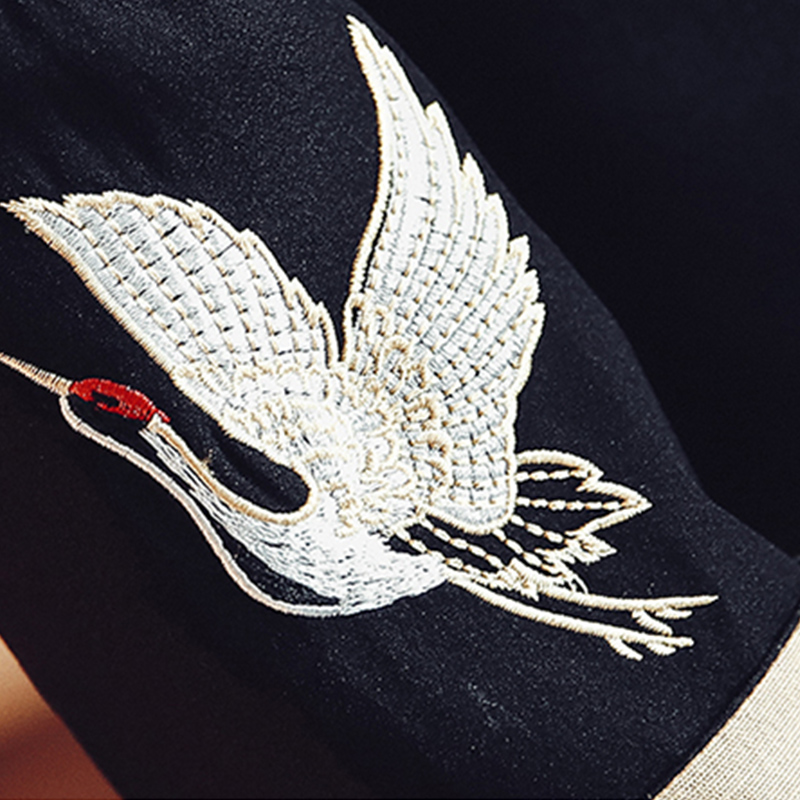 Red-Crowned Crane Embroidery Men Black Tang Jacket Chinese Style Mandarin Collar Mens Suit Jacket Frog Closures Man Coat