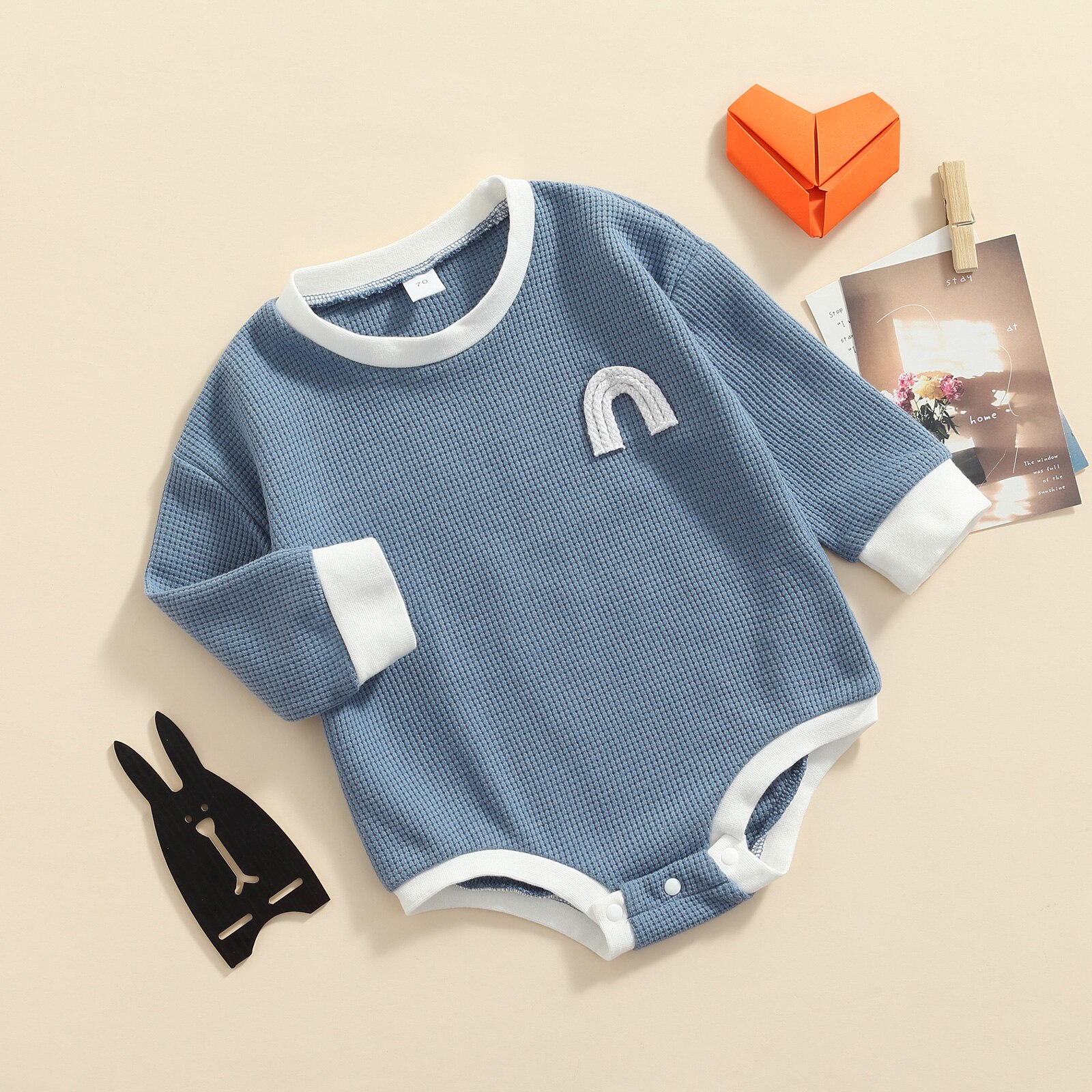 Baby-strampler mit regenbogenmuster, langen ärmeln und knöpfen, herbst-Overall, hübsche Outfits für mädchen und jungen