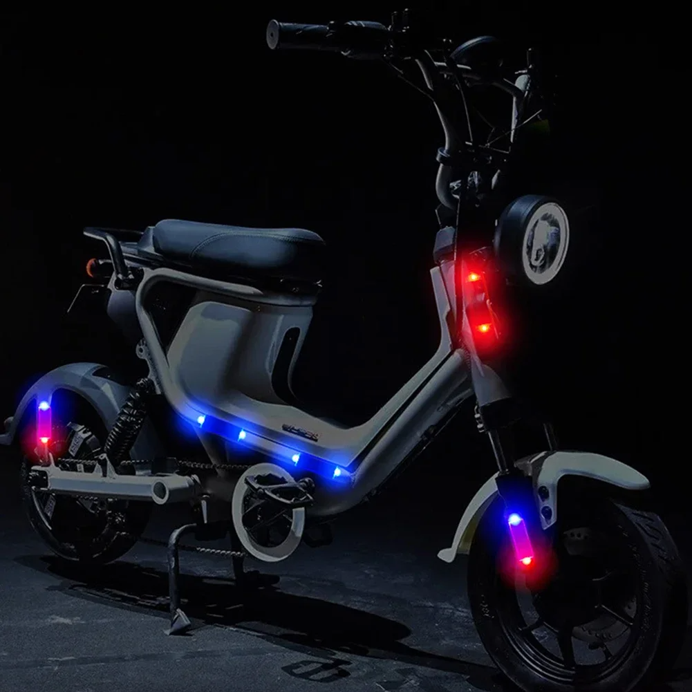 Mini led-autolampje op zonne-energie, waarschuwingslampje voor 's nachts, gesimuleerd alarm, draadloos antidiefstalwaarschuwingslampje, knipperend nep-alarmlampje
