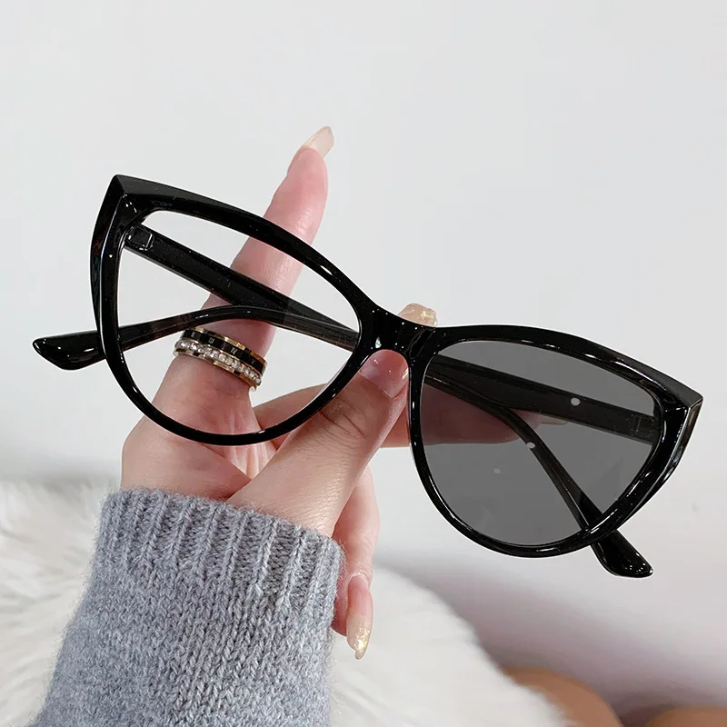Gafas fotocromáticas antiluz azul para hombre y mujer, Gafas de sol con forma de ojo de gato, luz azul descolorida, Gafas de sol que cambian de Color transparente