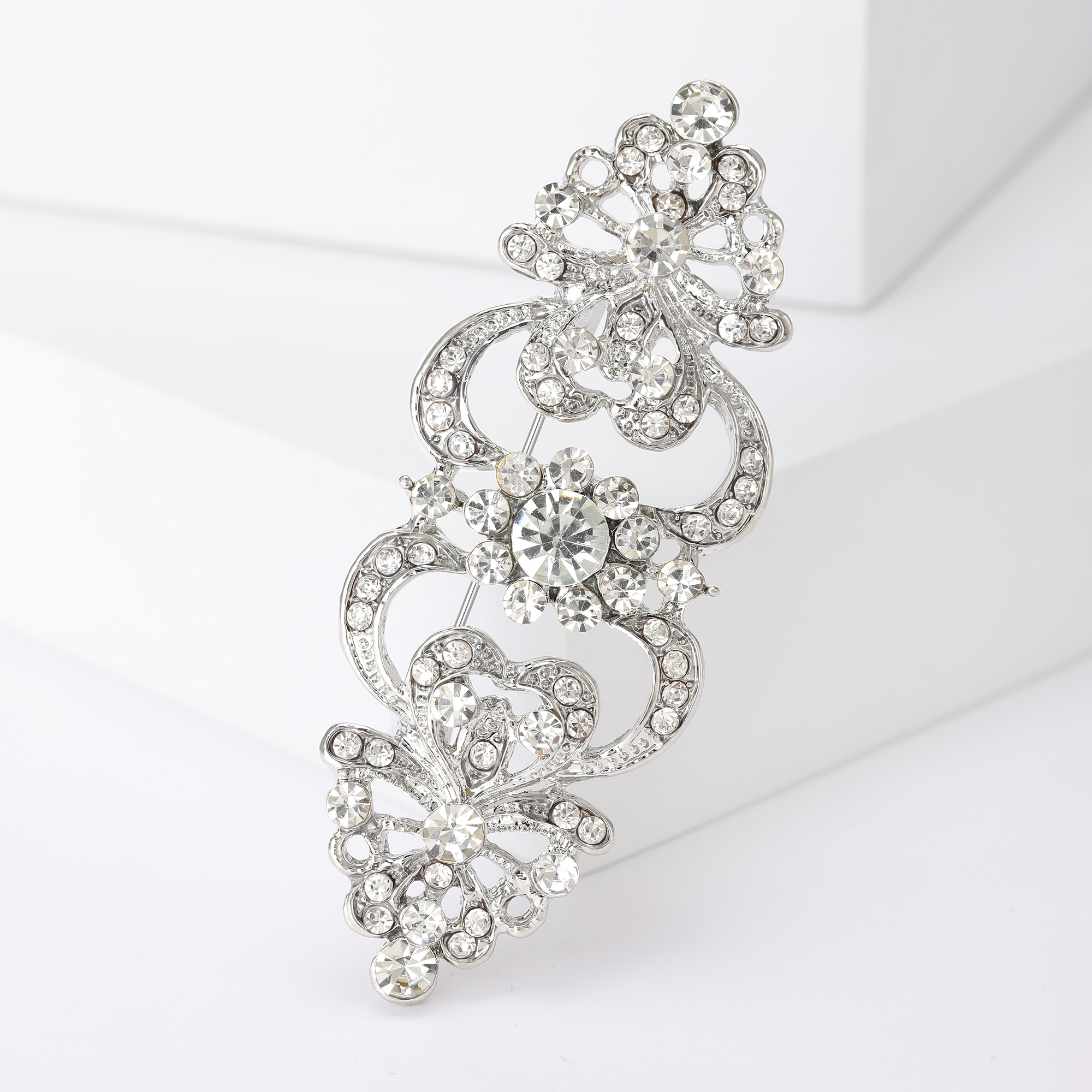 Bryllup brudekjole rhinestone blomsterbrosjer til kvinner blomsternåler kontor fest venn smykker tilbehør: Gullfarge