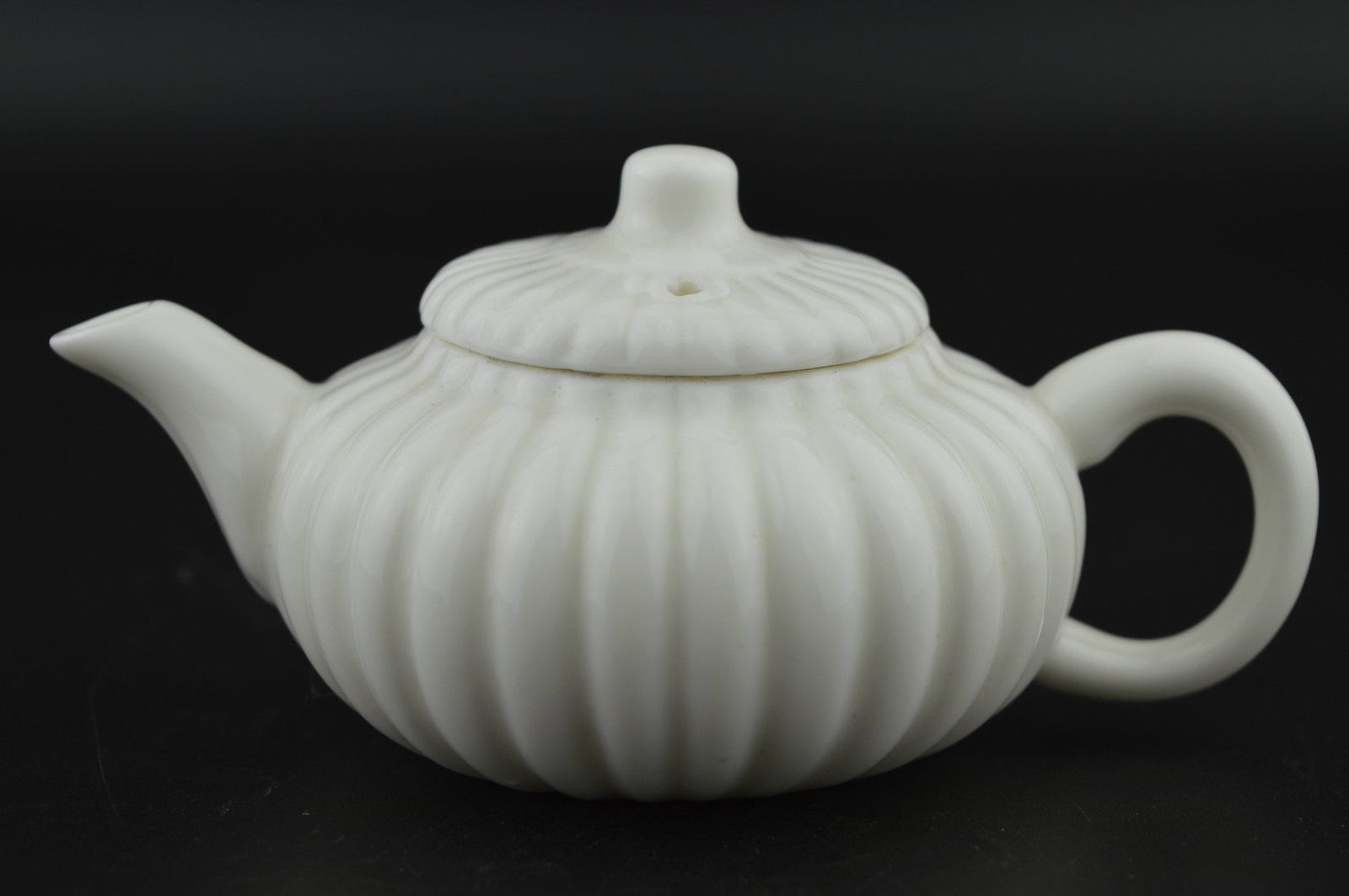 China Versierd Wit Porselein Carve Natuurlijke Textuur Noble Delicate Thee Pot