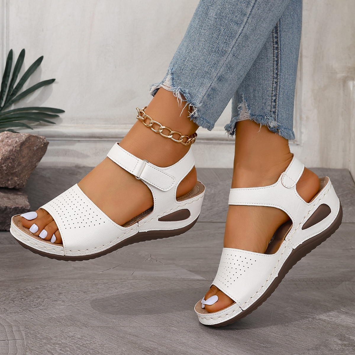 Women's Retro Pu Leather Wedge Sandals Summer Thick Bottom Platform Sandals Woman Non Slip Peep Toe Beach Shoes Footwear