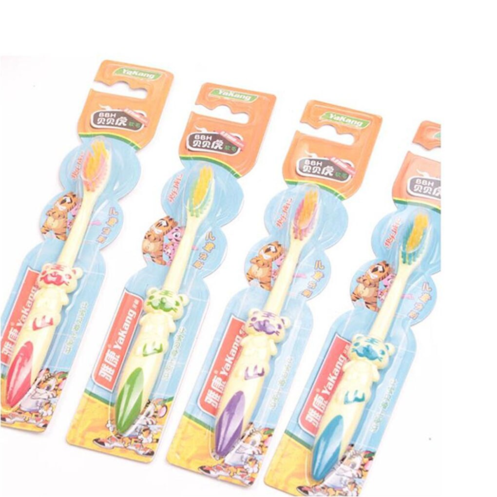 1PC Cartoon Kinder Zahnbürste Kunststoff Griff Nylon Weichen Borsten Zahnbürste Zufällige Farbe