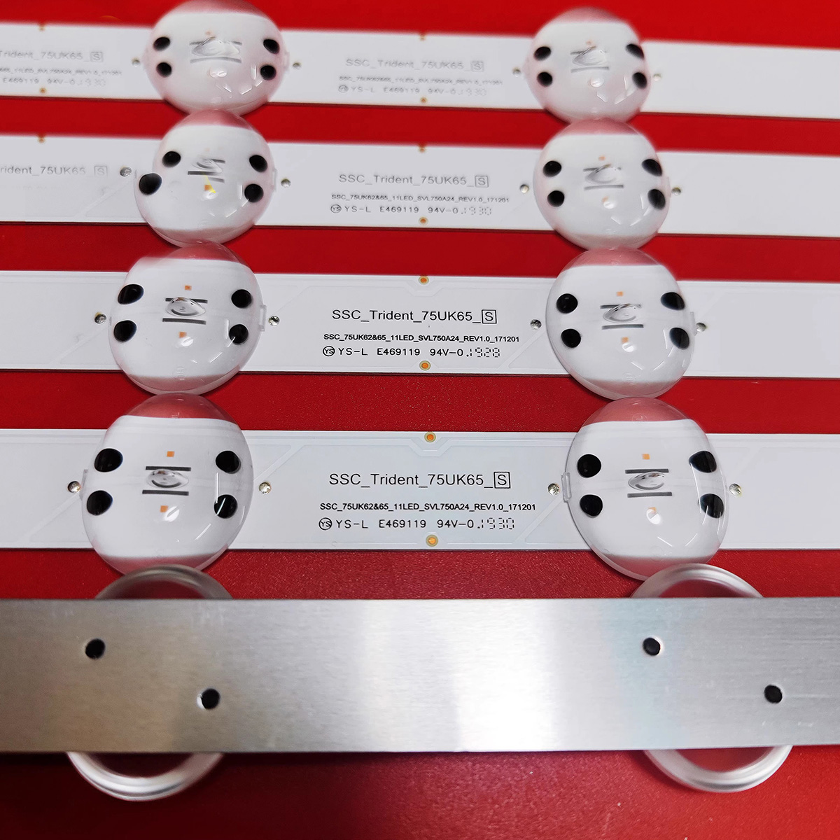 LED-strip voor 75UK6500PLA 75UK6200PLB 75UK6570PUB AGM 76249101 SSC_Trident_75UK65_S 75UK62/65 SVL750A24 75UK6190PUB 75UN6950