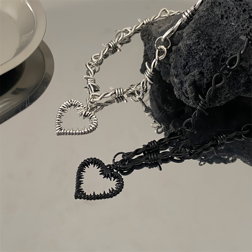 Vintage Heart Thorn Necklace for Women Girls Hip Hop Punk Heart Charm Choker Necklace DIY Jewelry Accessories 2023 Trend