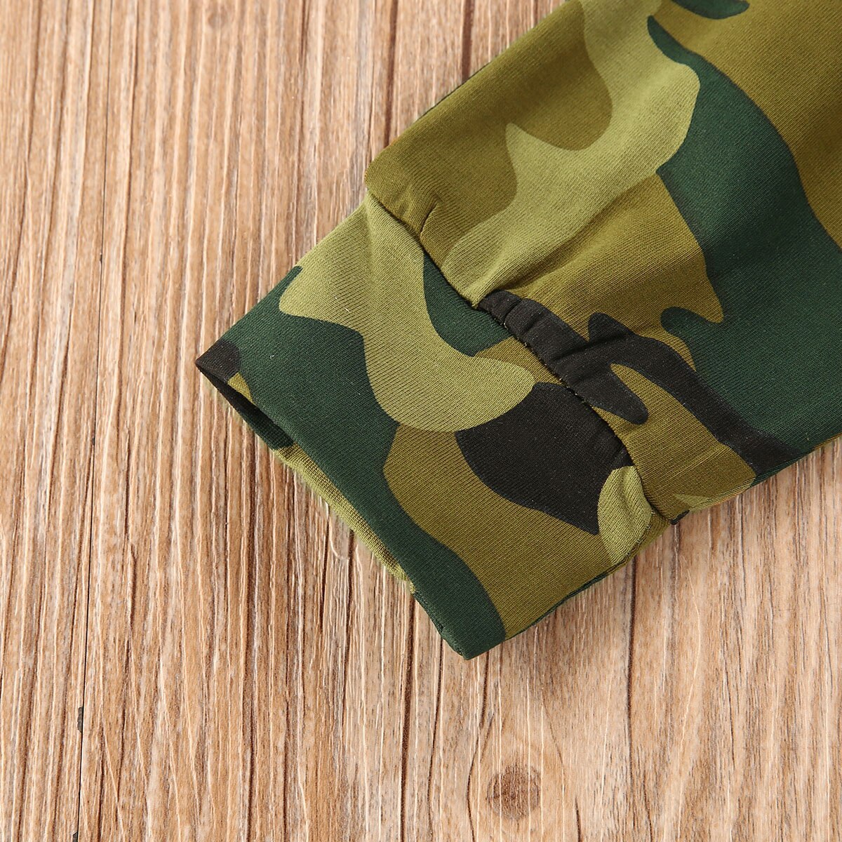 Peuter baby jongens katoenen korte mouwen t-shirt kinderen letter bedrukte top zomer camouflage broek outfit set