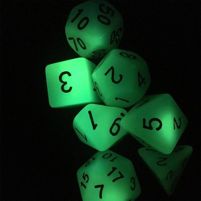 7pz/set Mini dadi luminosi poliedrici sfaccettati DND set Mini dadi per Dungeons gioco gioco Set da tavolo dadi B4U3