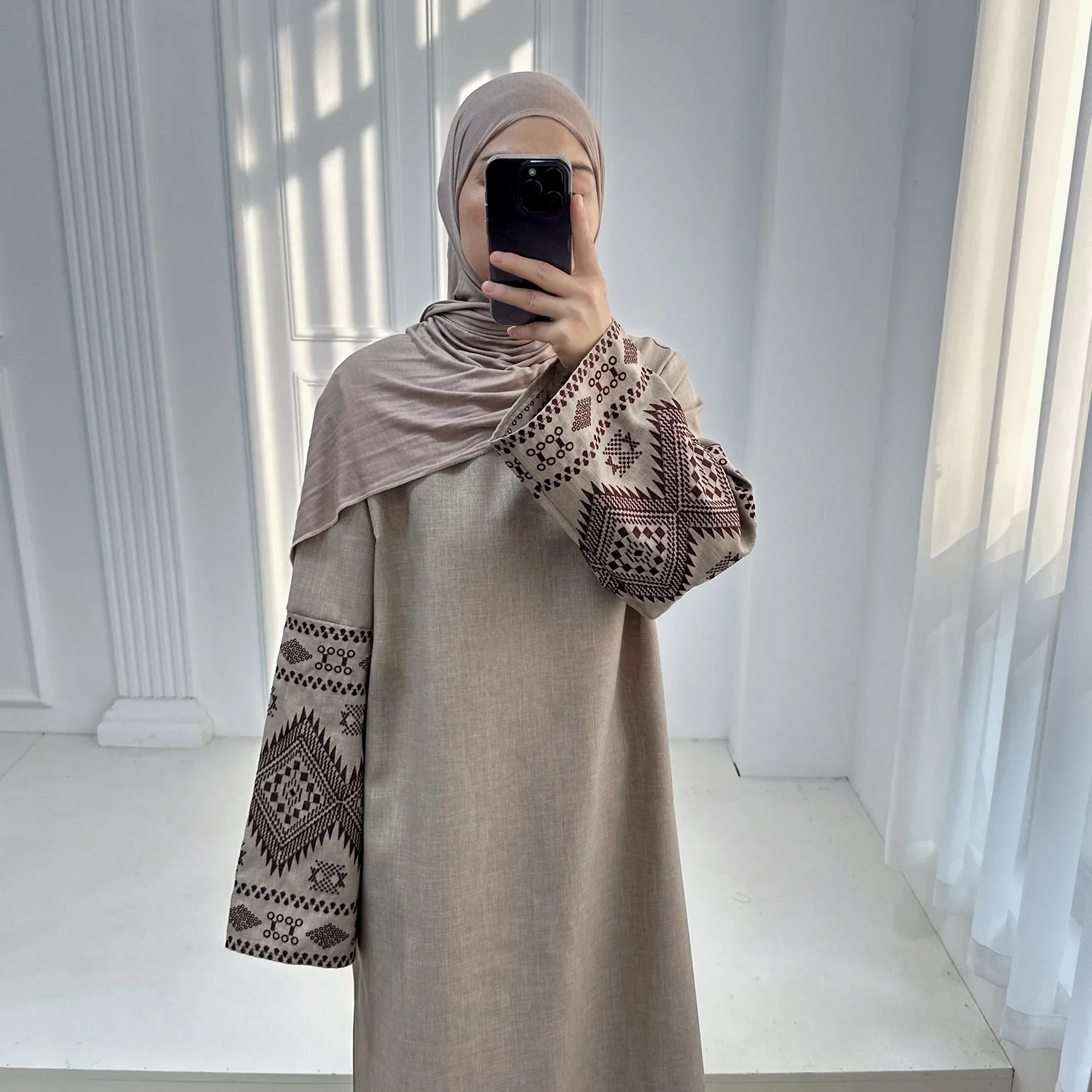 Stickerei Manschette Geschlossen Abaya Kleid Muslimischen Abayas für Frauen Dubai Luxus Türkei Afrikanische Kleider Islmaic Kleidung Hijab Kleid Kaftan