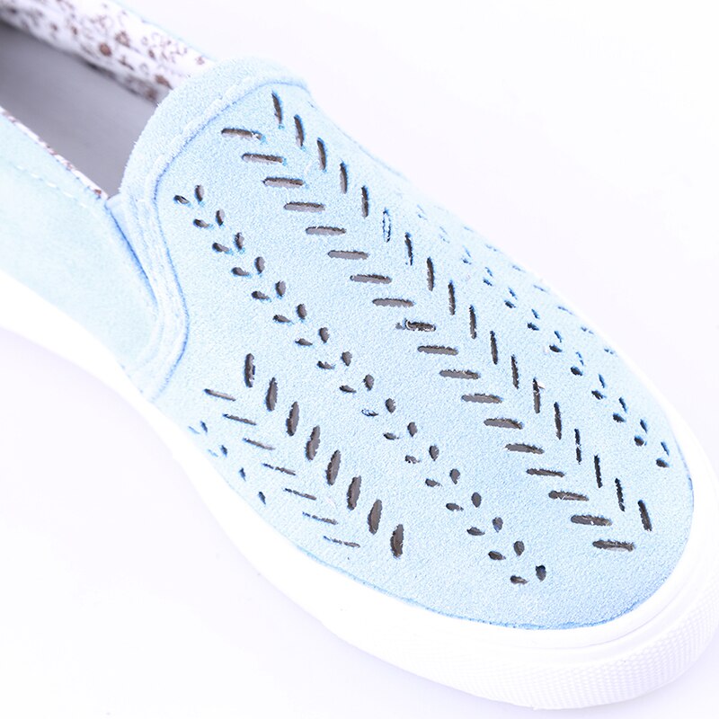 Forår kvinder sneakers udskåret elastik sportssko kvindelige flock slip-on lavvandede åndbare flade sportssko kvinde