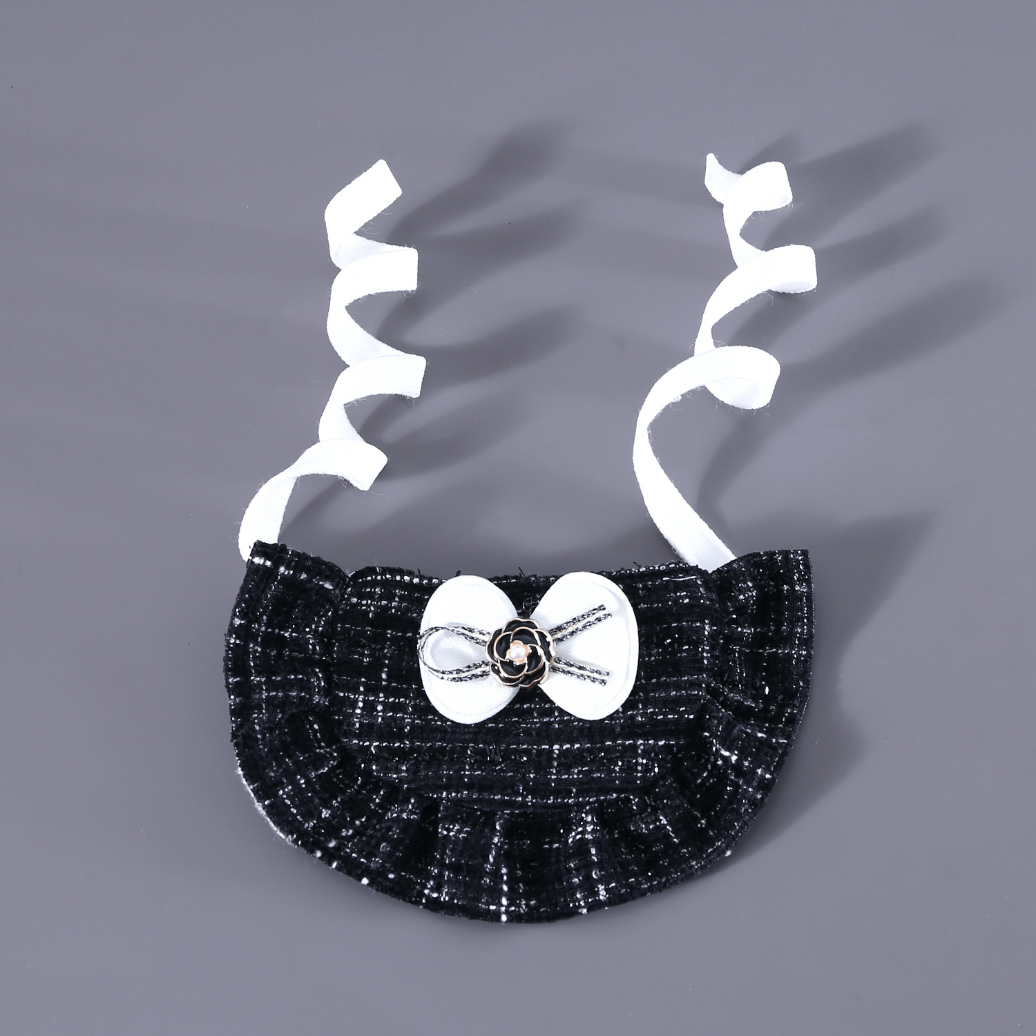 Chapeau en laine avec nœud papillon pour animaux de compagnie, bavoir en dentelle, ensemble d'accessoires pour chat et chien, bandana pour chien, accessoires pour animaux de compagnie: Gris clair