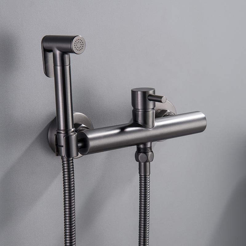 Grifo de bidé de latón montado en la pared, rociador de ducha de mano, mezclador de agua fría y para baño, accesorios de baño chapados en bidé: Borgoña