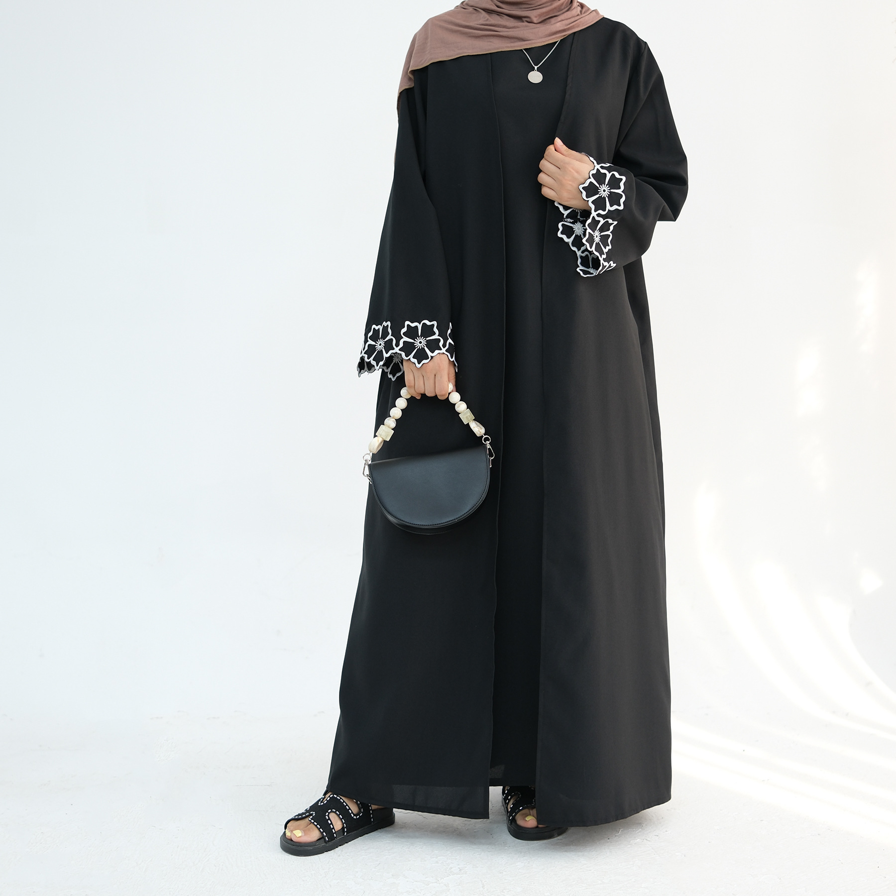 Open Abaya voor Vrouwen Dubai Luxe Borduren Bloem Arabische Kimono Abaya Moslim Jurk Turkije Islamitische Kleding Kaftan Gewaad Ramadan: M / Crème