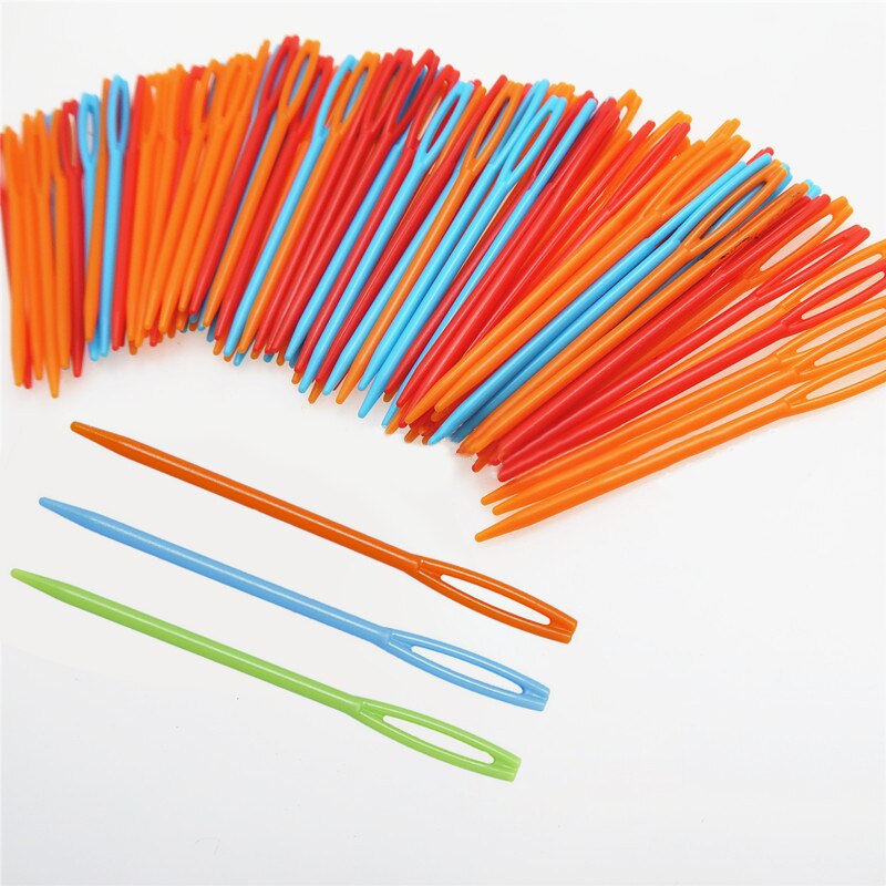 Agulhas de plástico para bordar, agulhas coloridas de plástico para costura de lã, para crianças, ferramenta de crochê com 100 peças