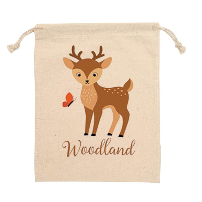Table centre de table avec motif animaux bois et jungle, sac bonbons pour fête pour anniversaire, réception pour bébé, pour découvrir le genre, accessoires décoratifs présents
